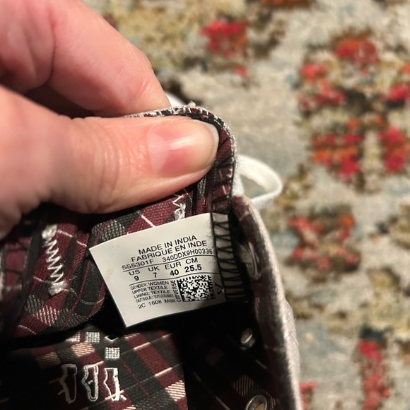 Converse All Star Woman’s Size 9 Grey and Maroon Low Top Sneakers Y2K plaid - Picture 10 of 10